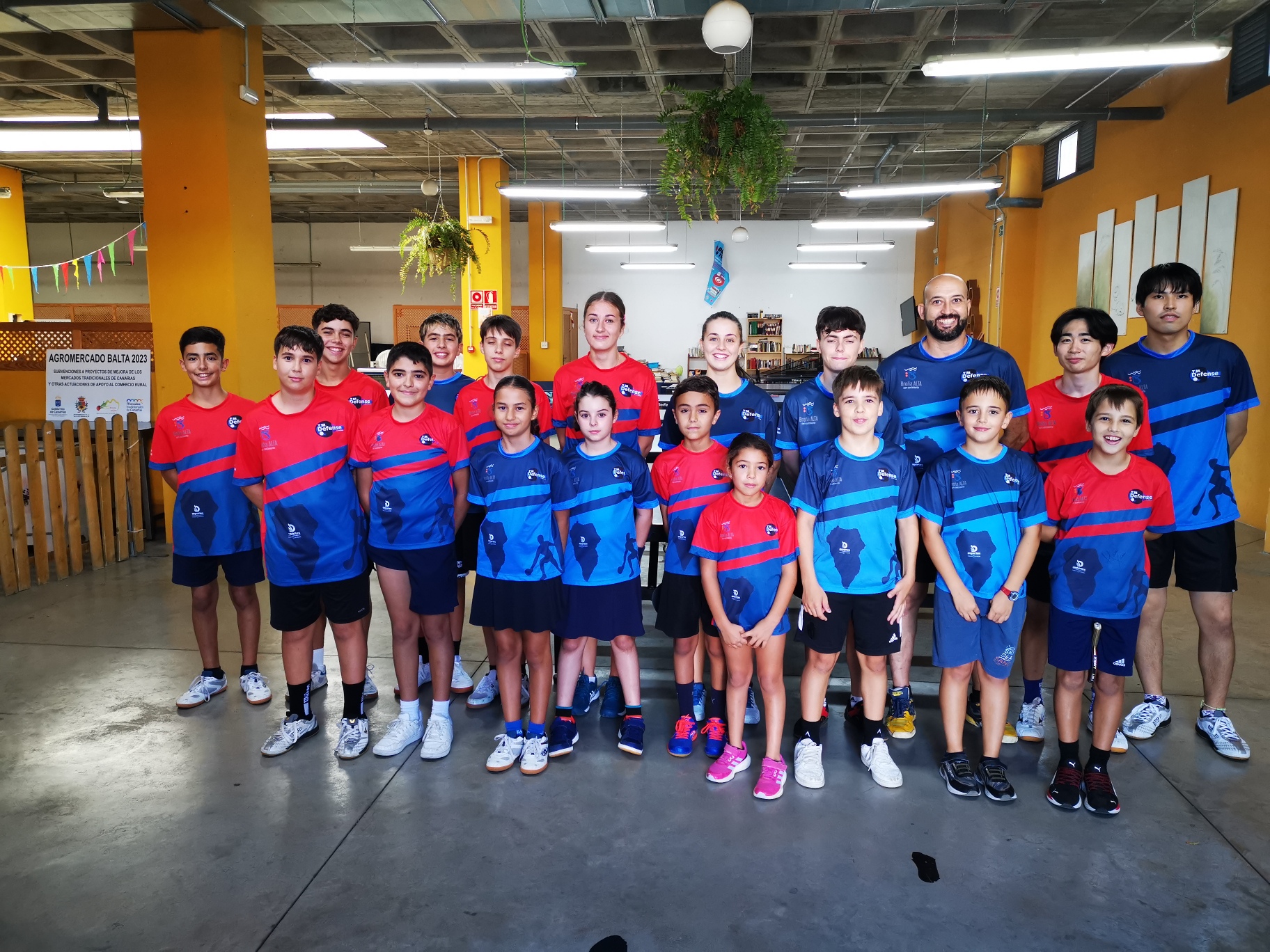 Jugadores y jugadoras del Club TM Defense